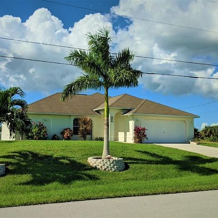 Villa Luhna 3 Bed / 2 Bath Canalfront Heated Pool Cape Coral Exteriör bild